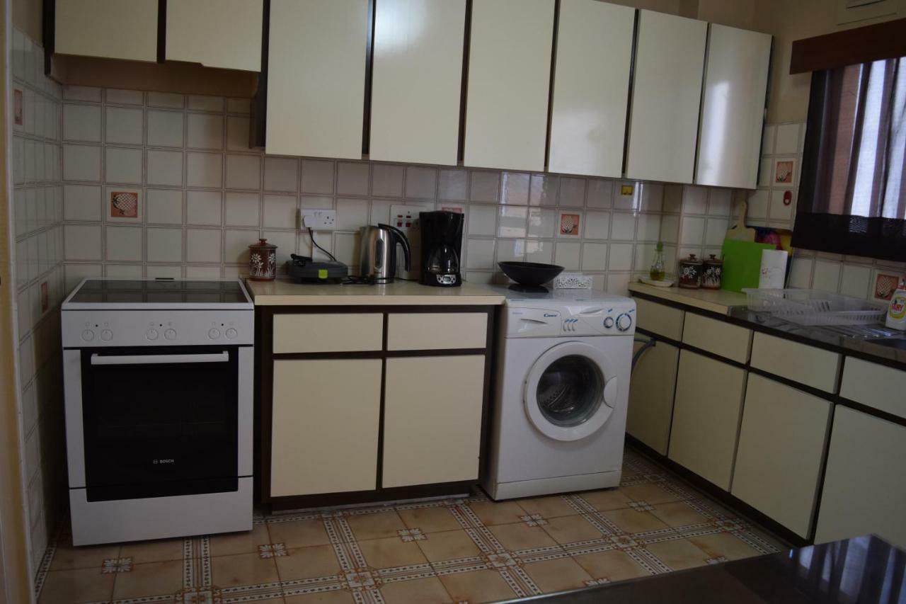 Mediterranean Breeze Apartment ลิมาซอล ภายนอก รูปภาพ