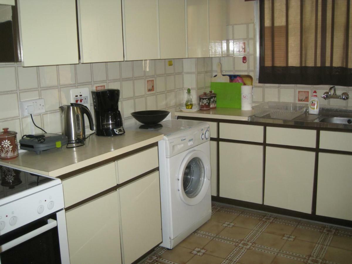Mediterranean Breeze Apartment ลิมาซอล ภายนอก รูปภาพ